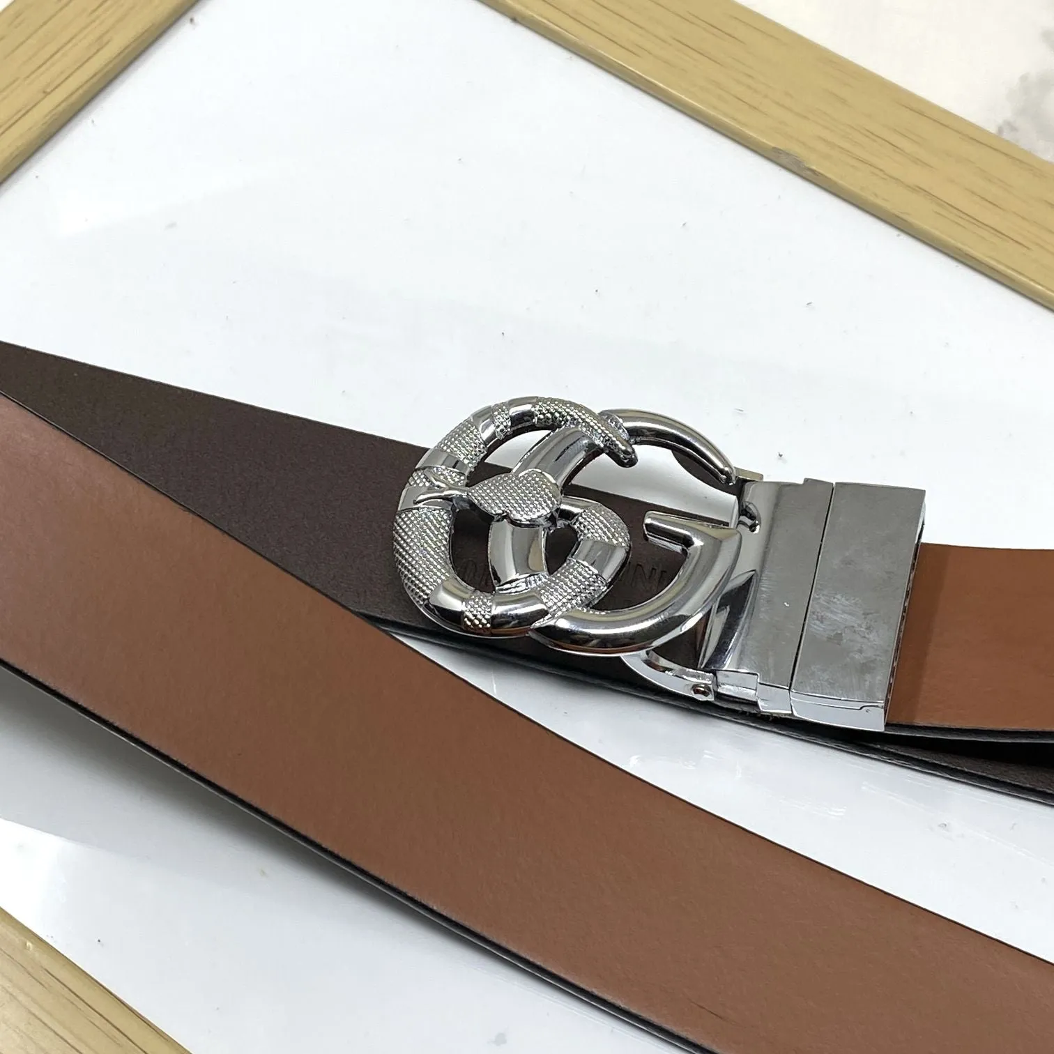 Classy Round Snake Design Leather Strap Belt-JoansParamount