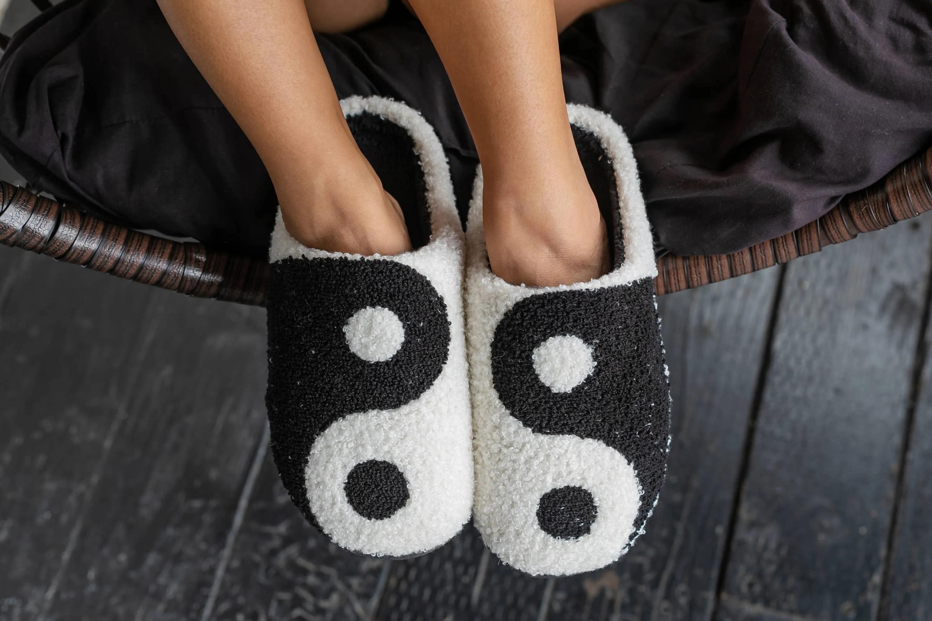 Indoor / Outdoor Slippers - Yin Yang - Black & White: M/L