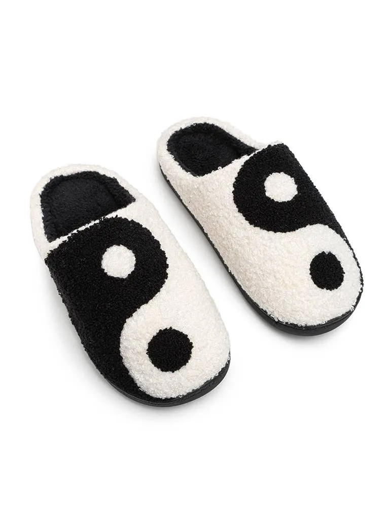 Indoor / Outdoor Slippers - Yin Yang - Black & White: S/M