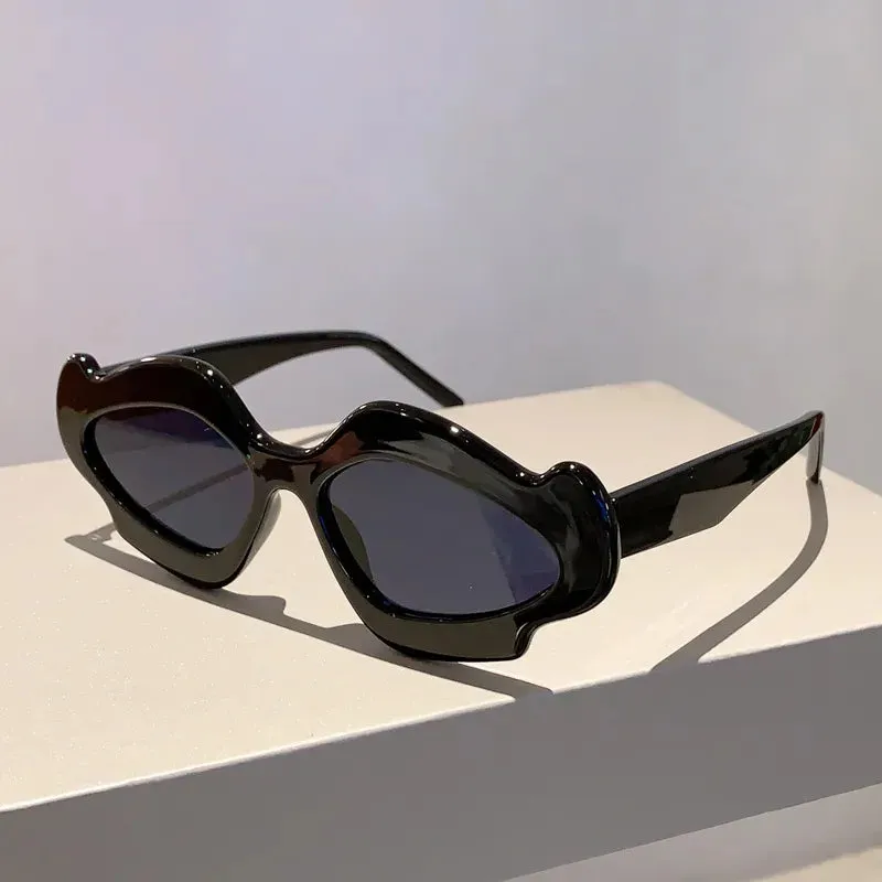 TEEK - Curved Thick Border Sunglasses