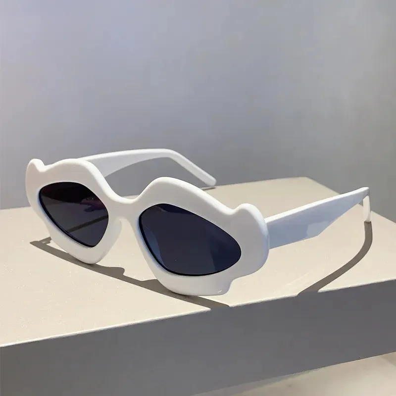 TEEK - Curved Thick Border Sunglasses